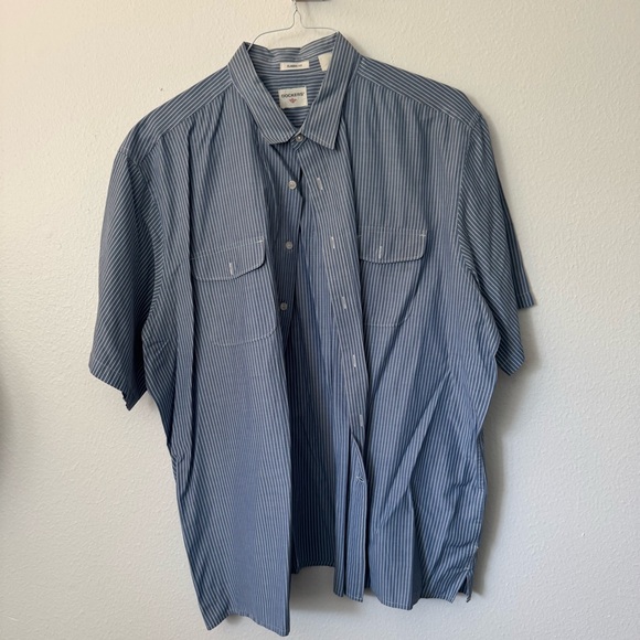 Dockers Men’s XXL Classic Fit Blue Striped Short Sleeve Button-Up Shirt $18 - Picture 1 of 7